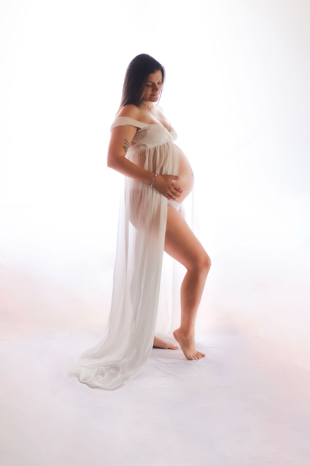 femme enceinte robe légère couleur lisa mazeau photographe professionnelle gironde