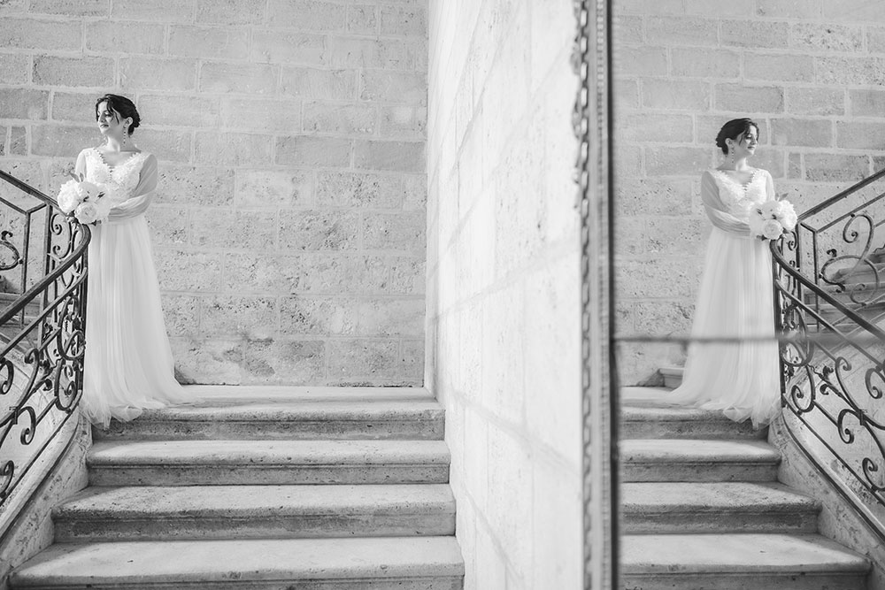 mariée robe blanche reflet dans un miroir lisa mazeau photographe professionnelle gironde