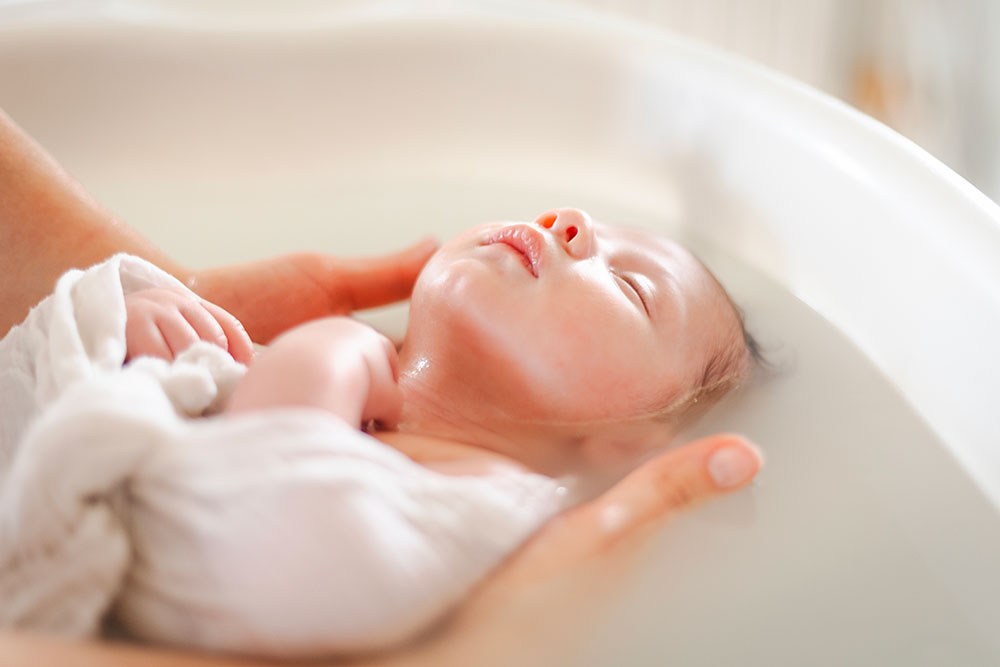 bébé dort bain doula lisa mazeau photographe professionnelle gironde