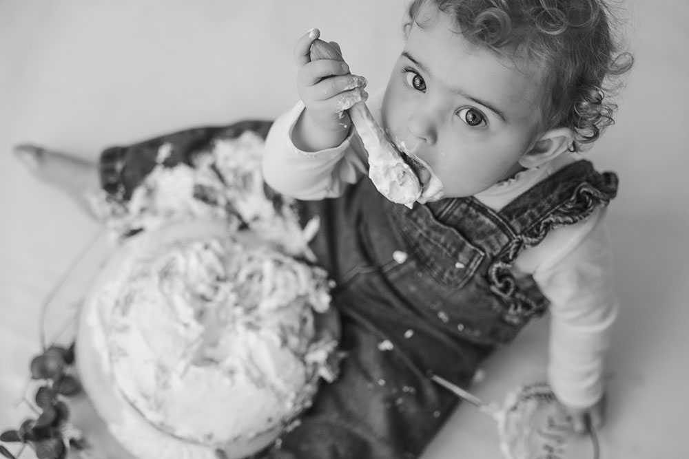 bébé mange gâteau lisa mazeau photographe professionnelle gironde