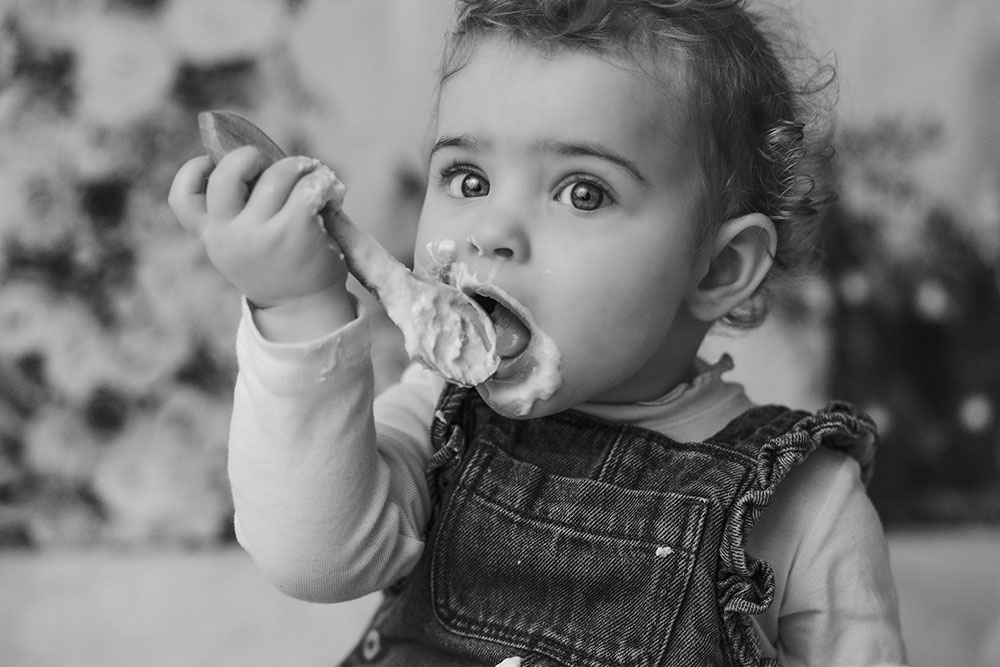cuillère dans bouche bébé lisa mazeau photographe professionnelle gironde